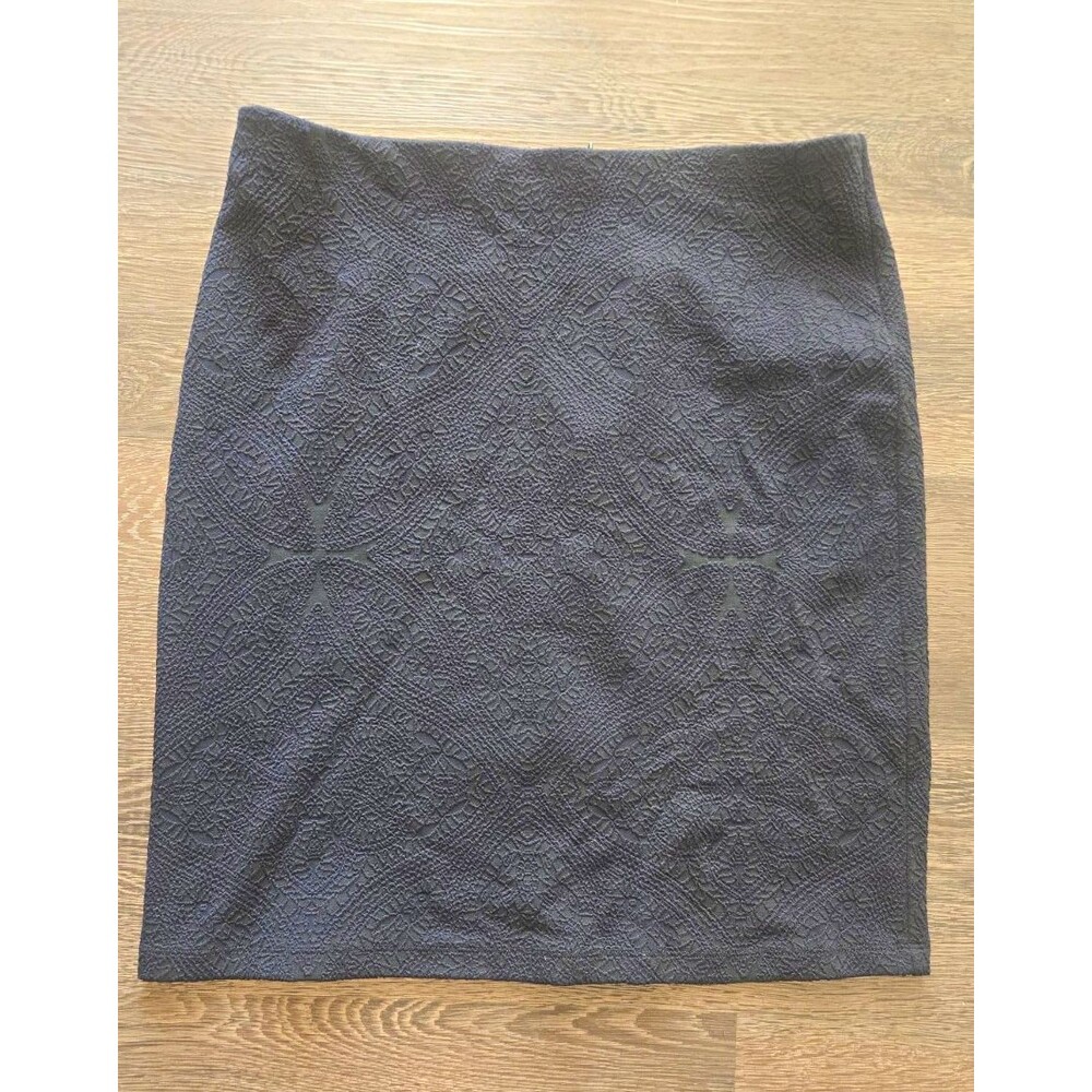 J. McLaughlin Black Knit Stretch Pencil Skirt Zip Knee Length Size 8